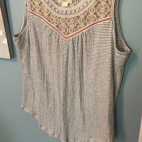 Mauve Lace Sleeveless Top - Small - Excellent Condition - Picture 10 of 14